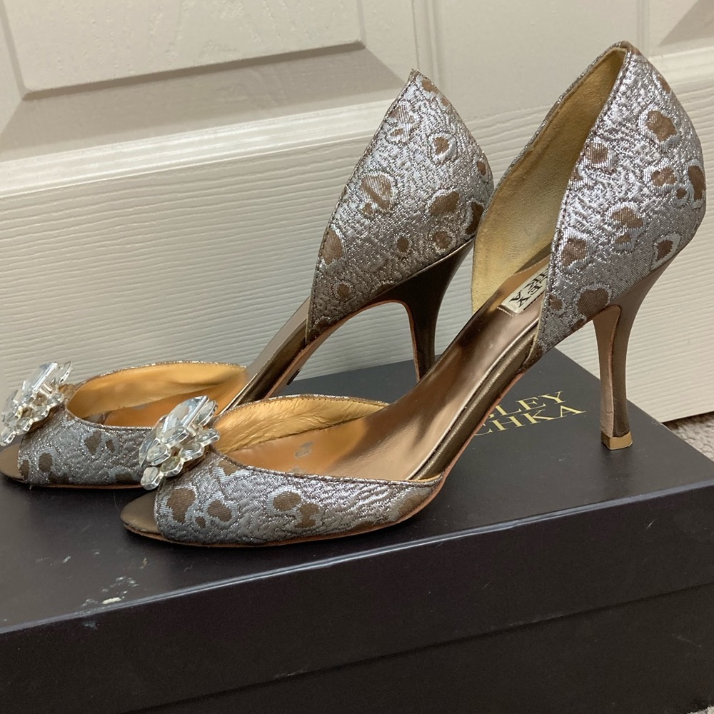 Badgley Mischka Kassabella Brocade Peep Toe Heels - Picture 2 of 5